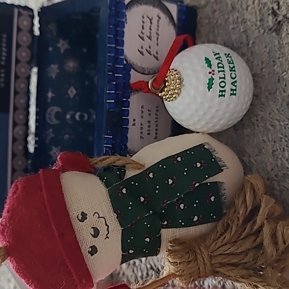 FINAL PRICE BUNDLE HALLMARK KEEPSAKE 2017, REALLY CUTE BOX WITH 2 ORNIMENTS - Picture 5 of 16